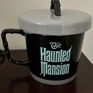 Color-Changing The Haunted Mansion Ceramic Mug with Lid - Black and Gray